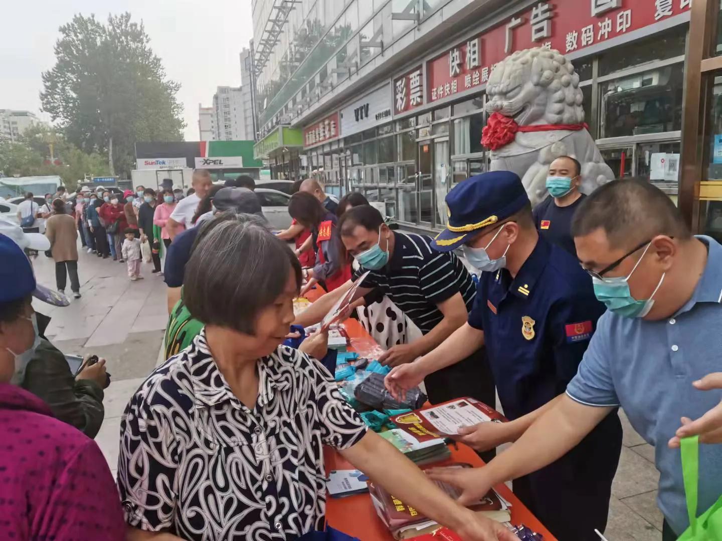 电动消防车玩具，孩子们的消防英雄梦工厂